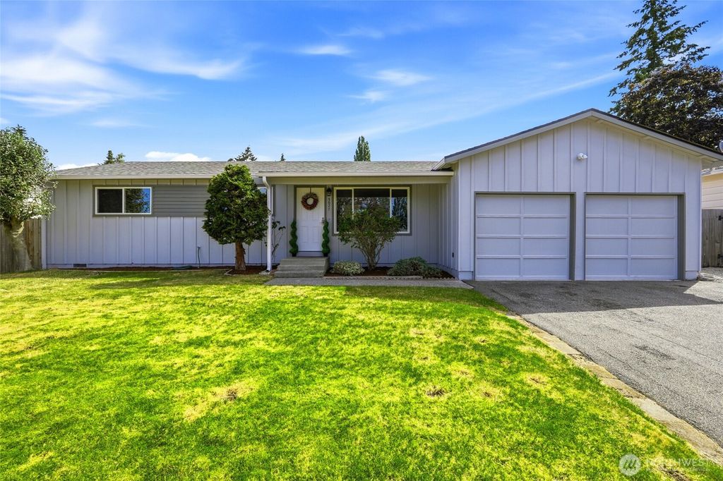 5627 60th Drive NE, Marysville, WA 98270
