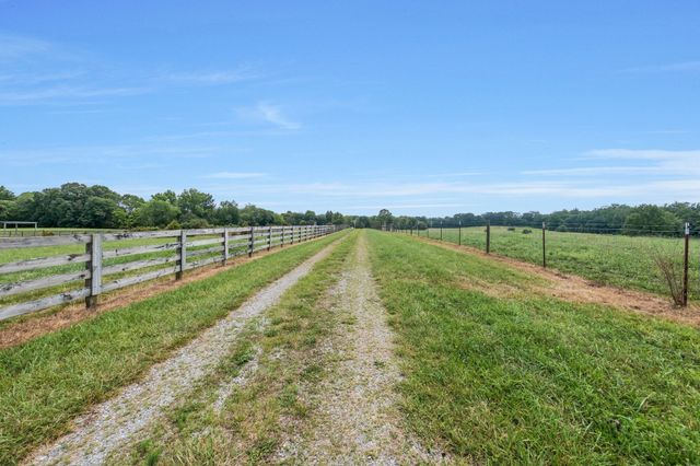 2620 Highway 48, S, Dickson, TN 37055