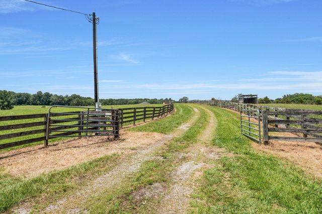 2620 Highway 48, S, Dickson, TN 37055
