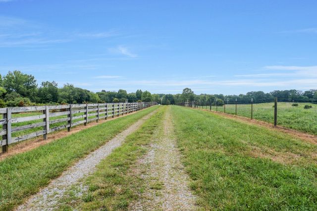 2620 Highway 48, S, Dickson, TN 37055