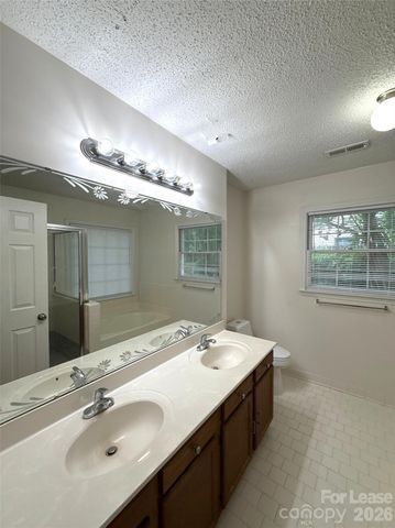 13500 Stephendale Drive, Charlotte, NC 28273