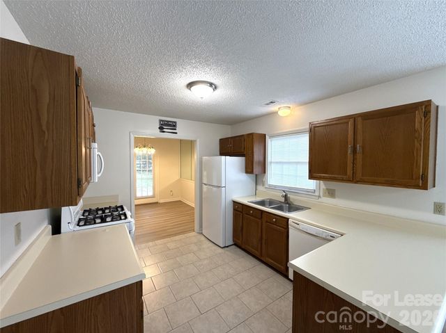 13500 Stephendale Drive, Charlotte, NC 28273