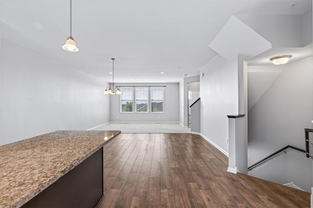 15474 Eames Way, Apple Valley, MN 55124