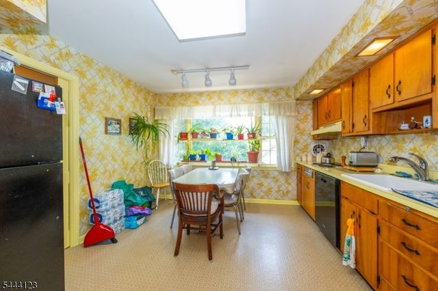 5 Brookwood Dr, West Caldwell Twp., NJ 07006