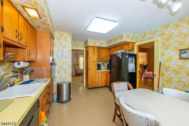 5 Brookwood Dr, West Caldwell Twp., NJ 07006