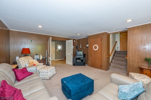5 Brookwood Dr, West Caldwell Twp., NJ 07006