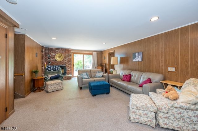 5 Brookwood Dr, West Caldwell Twp., NJ 07006