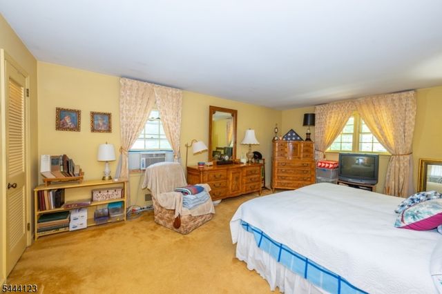 5 Brookwood Dr, West Caldwell Twp., NJ 07006