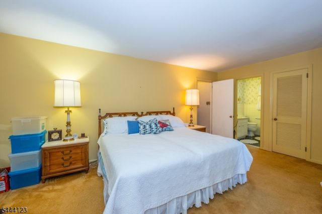 5 Brookwood Dr, West Caldwell Twp., NJ 07006