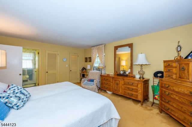5 Brookwood Dr, West Caldwell Twp., NJ 07006