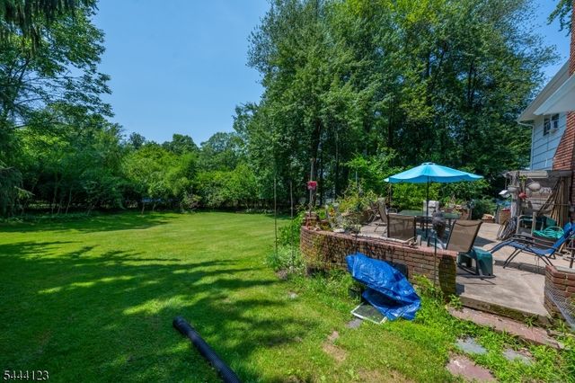 5 Brookwood Dr, West Caldwell Twp., NJ 07006