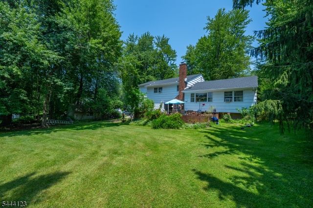 5 Brookwood Dr, West Caldwell Twp., NJ 07006