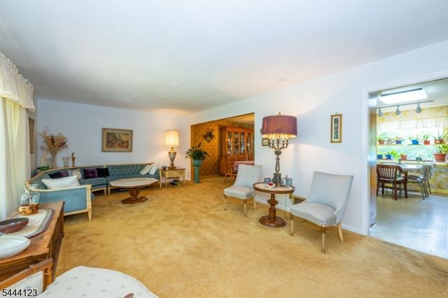 5 Brookwood Dr, West Caldwell Twp., NJ 07006