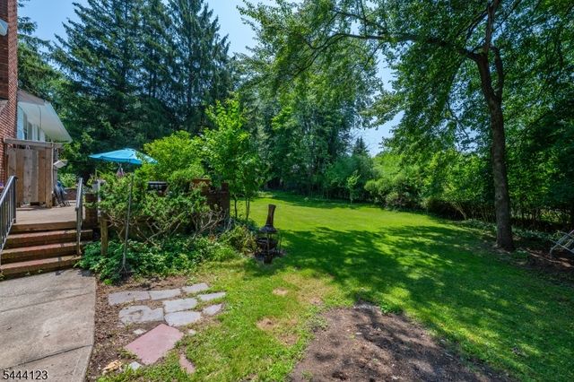 5 Brookwood Dr, West Caldwell Twp., NJ 07006