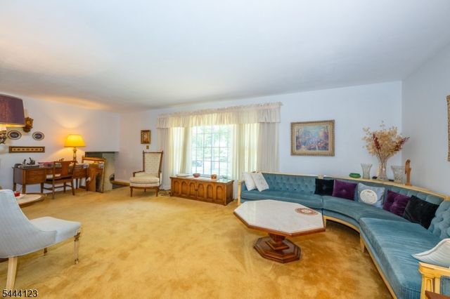 5 Brookwood Dr, West Caldwell Twp., NJ 07006