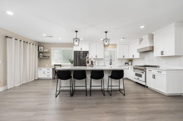 6220 S Clara Avenue, Fresno, CA 93706