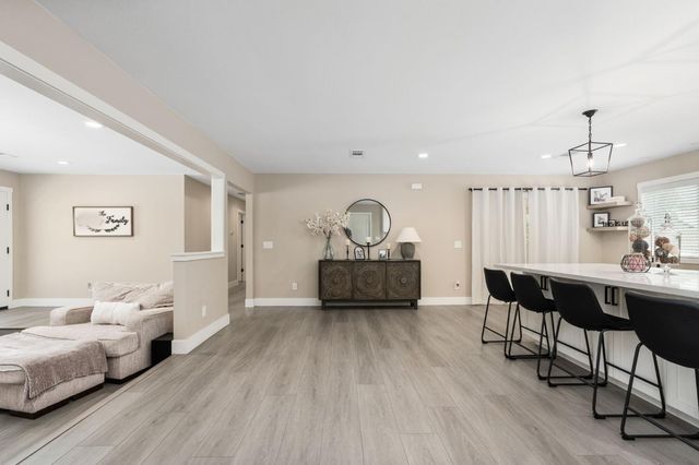 6220 S Clara Avenue, Fresno, CA 93706