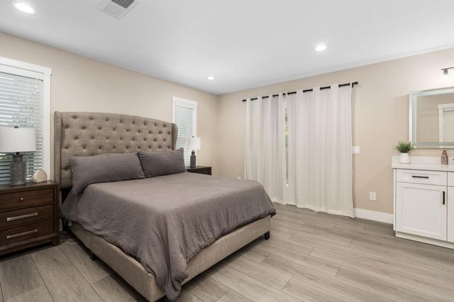 6220 S Clara Avenue, Fresno, CA 93706