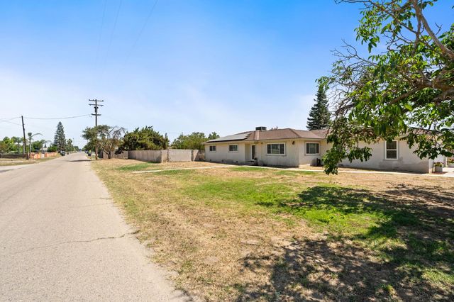 6220 S Clara Avenue, Fresno, CA 93706