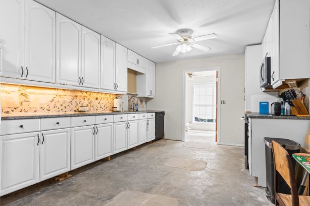 2437 State Highway 22, Whitney, TX 76692