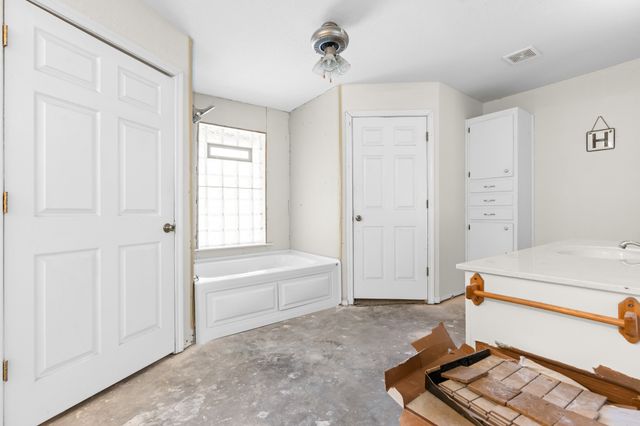 2437 State Highway 22, Whitney, TX 76692