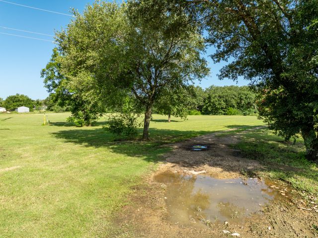 2437 State Highway 22, Whitney, TX 76692