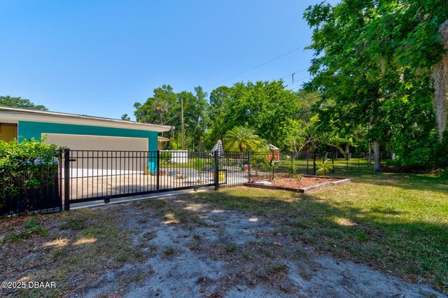 357 S Seneca Boulevard, Daytona Beach, FL 32114