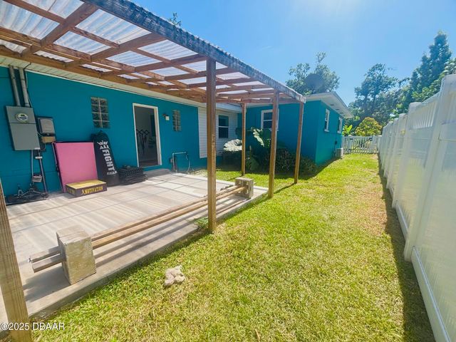 357 S Seneca Boulevard, Daytona Beach, FL 32114