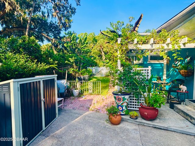 357 S Seneca Boulevard, Daytona Beach, FL 32114