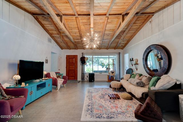 357 S Seneca Boulevard, Daytona Beach, FL 32114