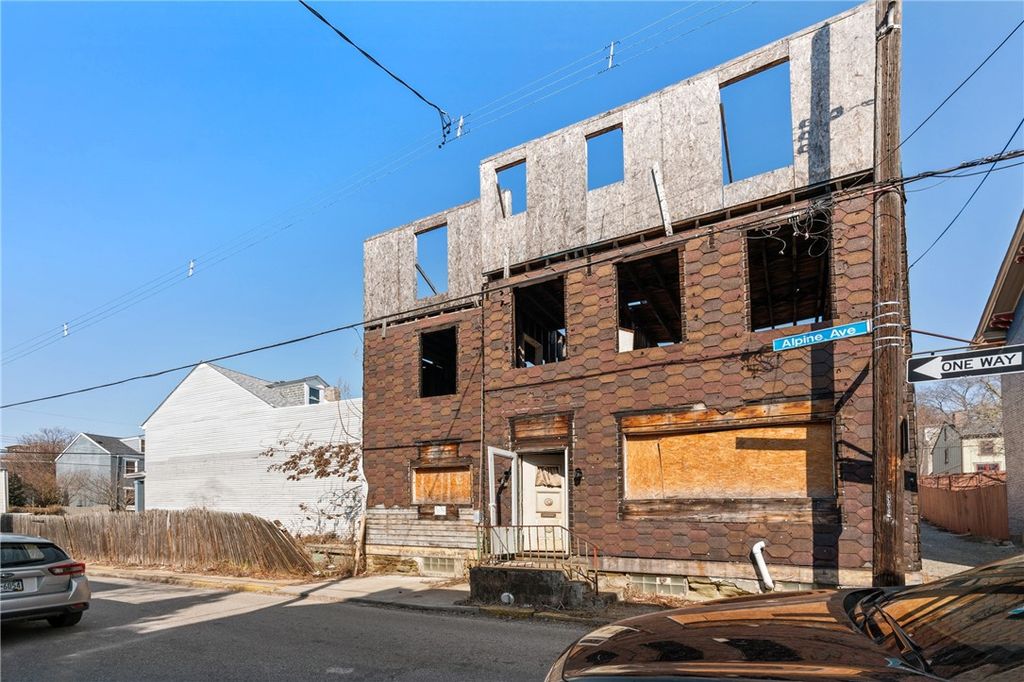 110 Alpine Ave., Central North Side, PA 15212