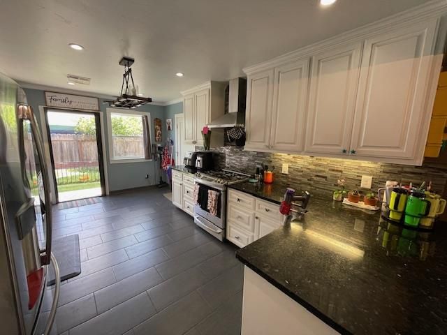 895 Monterey Street, Hollister, CA 95023