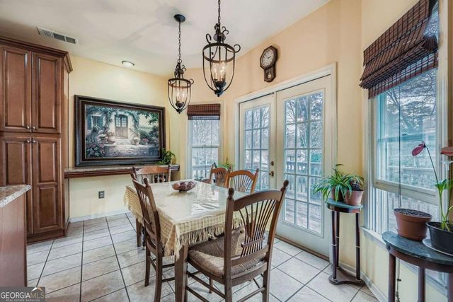 932 Huntsman Trace, Lawrenceville, GA 30045