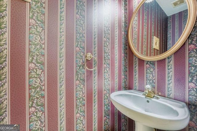 932 Huntsman Trace, Lawrenceville, GA 30045