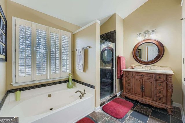 932 Huntsman Trace, Lawrenceville, GA 30045