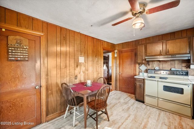 464 Batts Ln, Campbellsburg, KY 40011