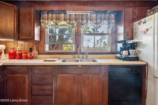 464 Batts Ln, Campbellsburg, KY 40011