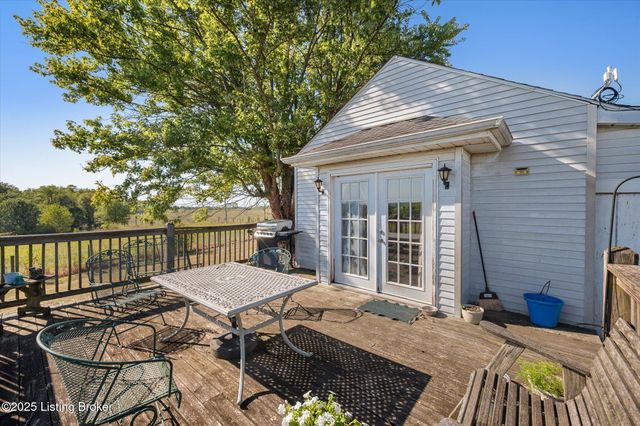 464 Batts Ln, Campbellsburg, KY 40011