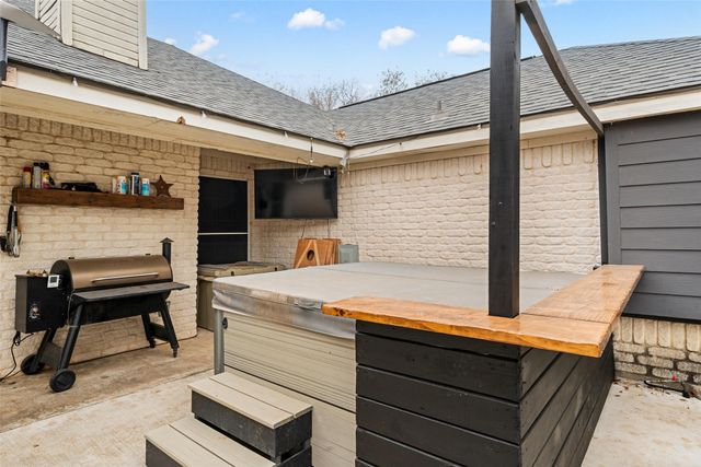 1840 Val Verde Road, Mcgregor, TX 76657