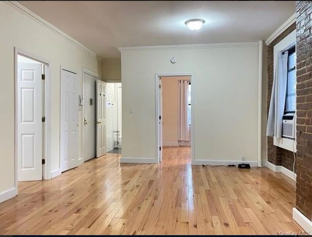 2106 35 C3, Astoria, NY 11102