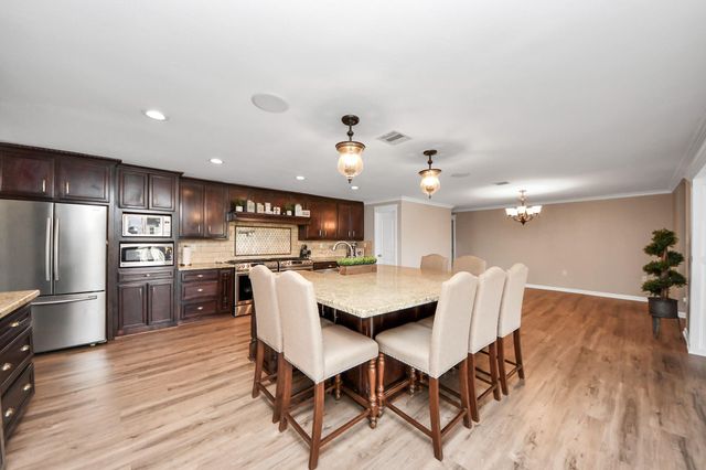9731 Hadden Road, Baytown, TX 77521