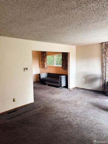 44 Gillette Ave, San Francisco, CA 94134