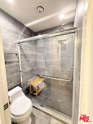 5257 Radford Avenue 106, Valley Village, CA 91607