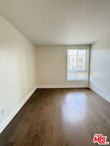 5257 Radford Avenue 106, Valley Village, CA 91607