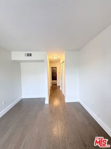 5257 Radford Avenue 106, Valley Village, CA 91607