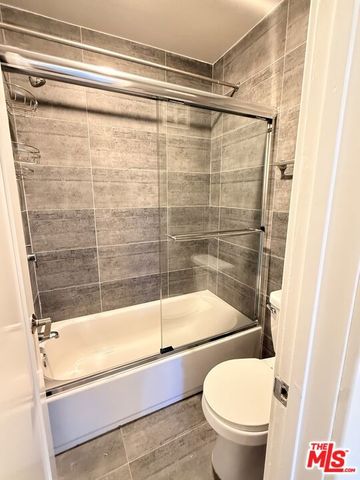 5257 Radford Avenue 106, Valley Village, CA 91607