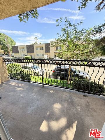 5257 Radford Avenue 106, Valley Village, CA 91607