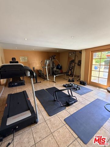 5257 Radford Avenue 106, Valley Village, CA 91607