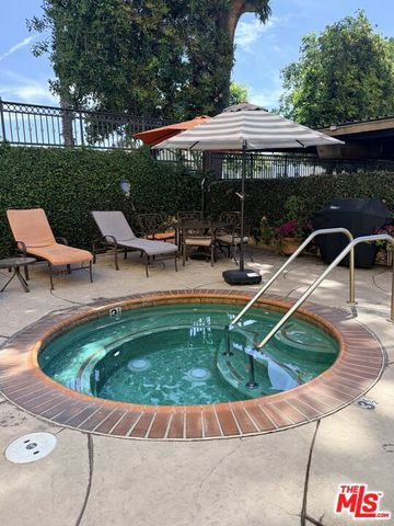 5257 Radford Avenue 106, Valley Village, CA 91607