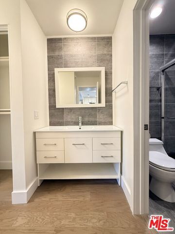 5257 Radford Avenue 106, Valley Village, CA 91607